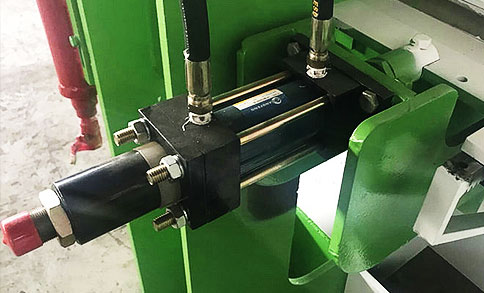 熱壓機(jī)側(cè)壓油缸 熱壓機(jī)側(cè)壓油缸